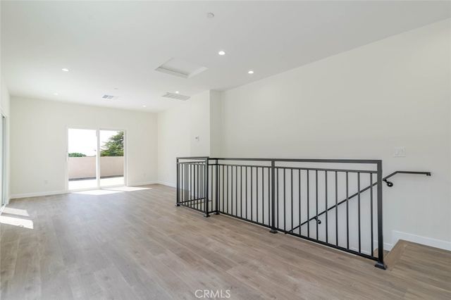 1961 Waltonia Drive 106, Montrose, CA 91020