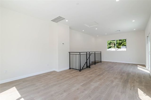 1961 Waltonia Drive 106, Montrose, CA 91020