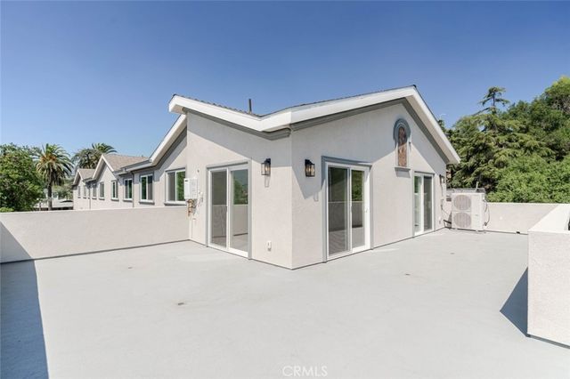 1961 Waltonia Drive 106, Montrose, CA 91020