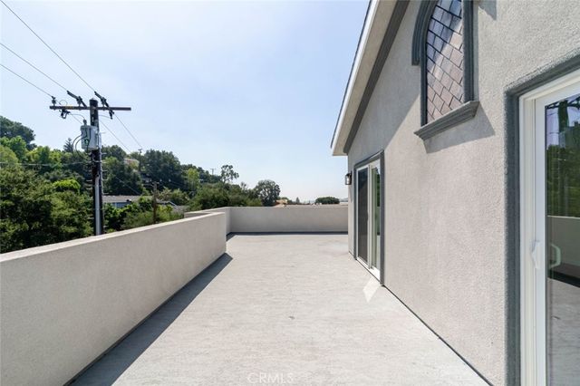 1961 Waltonia Drive 106, Montrose, CA 91020