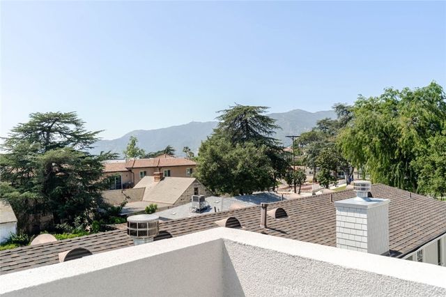 1961 Waltonia Drive 106, Montrose, CA 91020