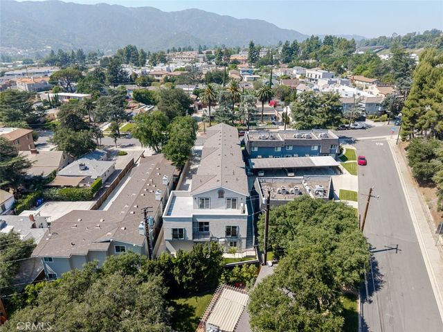 1961 Waltonia Drive 106, Montrose, CA 91020