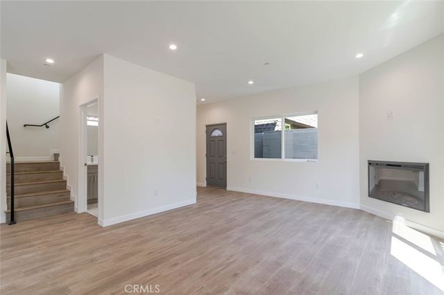 1961 Waltonia Drive 106, Montrose, CA 91020