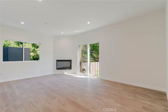 1961 Waltonia Drive 106, Montrose, CA 91020