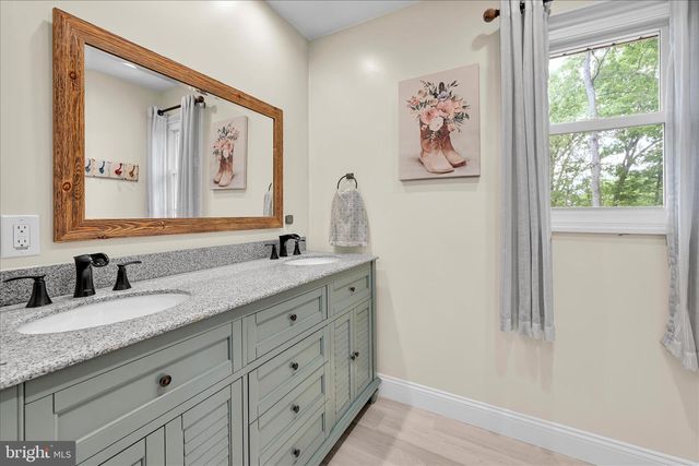 253 PIKETOWN RD, Harrisburg, PA 17112