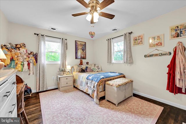 253 PIKETOWN RD, Harrisburg, PA 17112