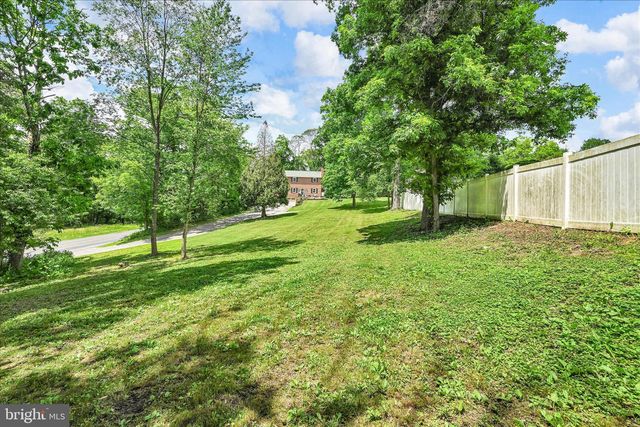 253 PIKETOWN RD, Harrisburg, PA 17112