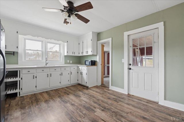 1074 Throckmorton Trail, Scottsburg, VA 24589