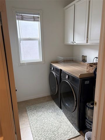 24217 English Rose, Valencia, CA 91354