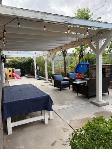 24217 English Rose, Valencia, CA 91354