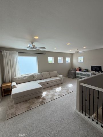 24217 English Rose, Valencia, CA 91354