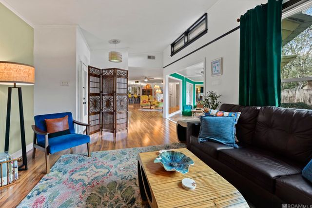 350 W Ardenwood, Baton Rouge, LA 70806