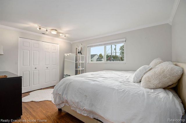 37762 Huron Pointe Drive, Harrison Twp, MI 48045