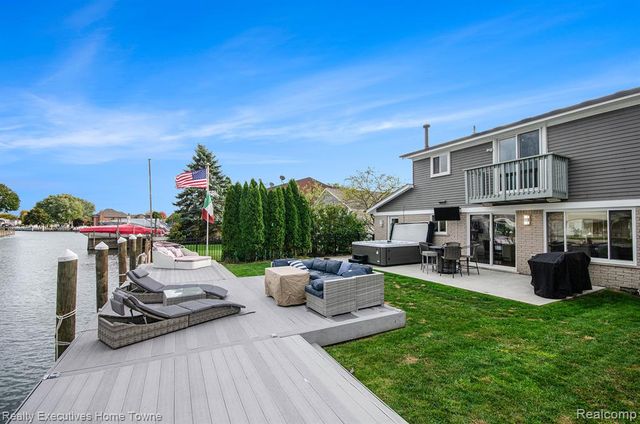 37762 Huron Pointe Drive, Harrison Twp, MI 48045