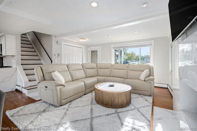 37762 Huron Pointe Drive, Harrison Twp, MI 48045