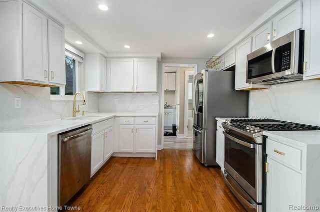 37762 Huron Pointe Drive, Harrison Twp, MI 48045