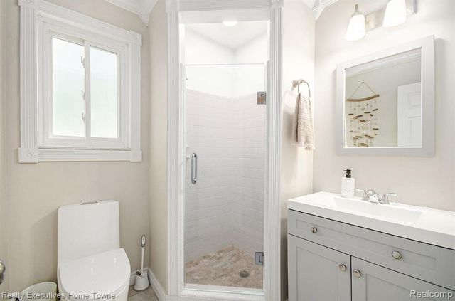 37762 Huron Pointe Drive, Harrison Twp, MI 48045