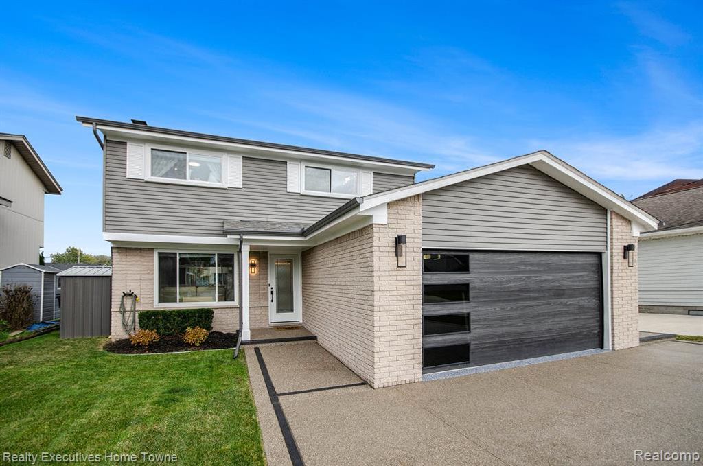 37762 Huron Pointe Drive, Harrison Twp, MI 48045