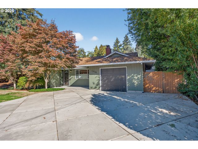 17928 ROYAL Ct, Lake Oswego, OR 97035