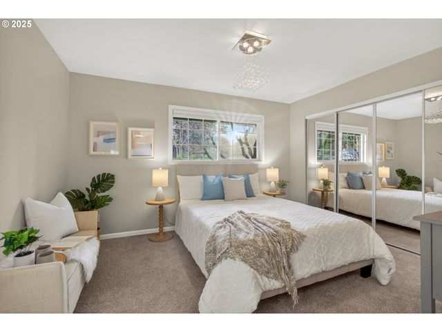 17928 ROYAL Ct, Lake Oswego, OR 97035