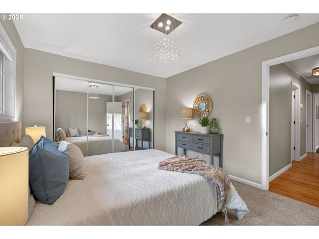 17928 ROYAL Ct, Lake Oswego, OR 97035