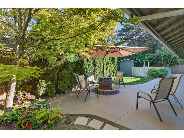 17928 ROYAL Ct, Lake Oswego, OR 97035