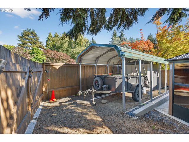 17928 ROYAL Ct, Lake Oswego, OR 97035