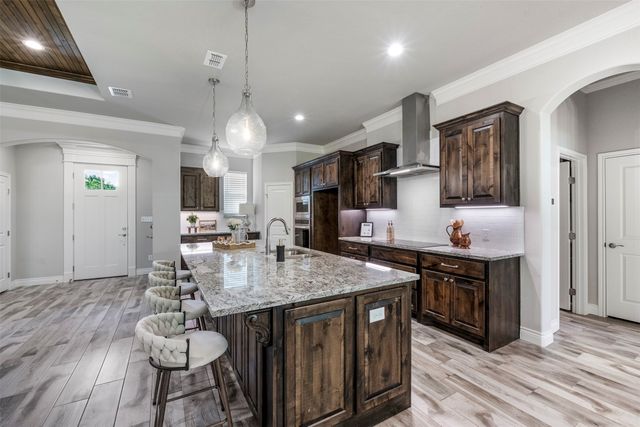 10301 Ravenswood Road, Granbury, TX 76049