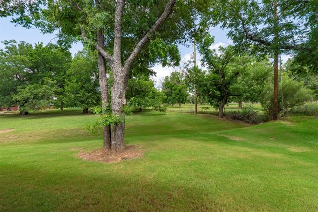 10301 Ravenswood Road, Granbury, TX 76049