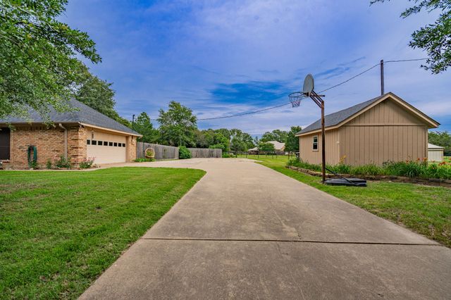 8429 Karen Lane, Terrell, TX 75160