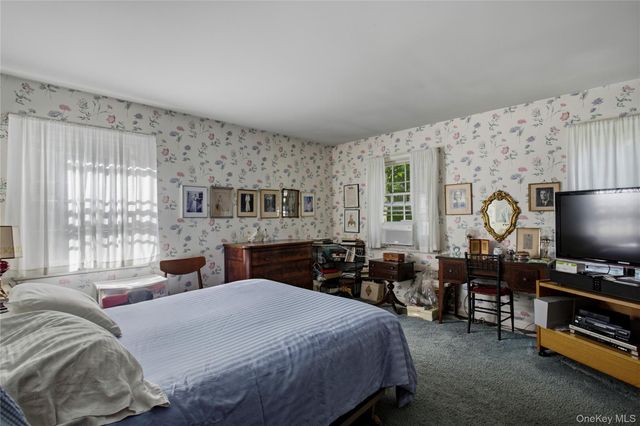 1 Grandview Circle, Pleasantville, NY 10570
