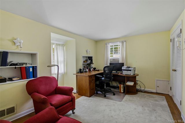 1 Grandview Circle, Pleasantville, NY 10570