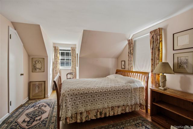1 Grandview Circle, Pleasantville, NY 10570