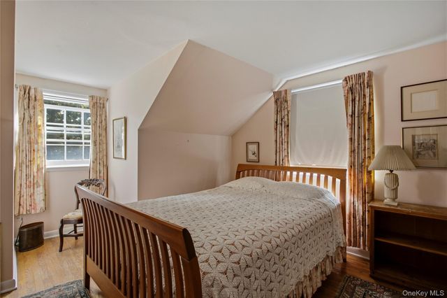 1 Grandview Circle, Pleasantville, NY 10570
