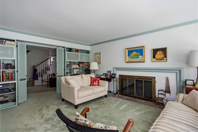 1 Grandview Circle, Pleasantville, NY 10570