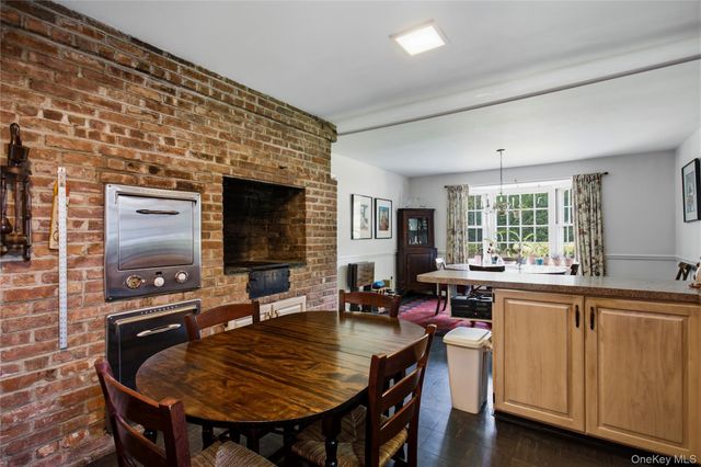 1 Grandview Circle, Pleasantville, NY 10570