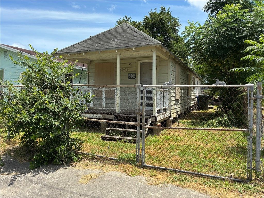 2905 Morris St, Corpus Christi, TX 78405 — exterior
