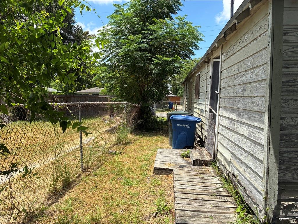 2905 Morris St, Corpus Christi, TX 78405 — photo 4
