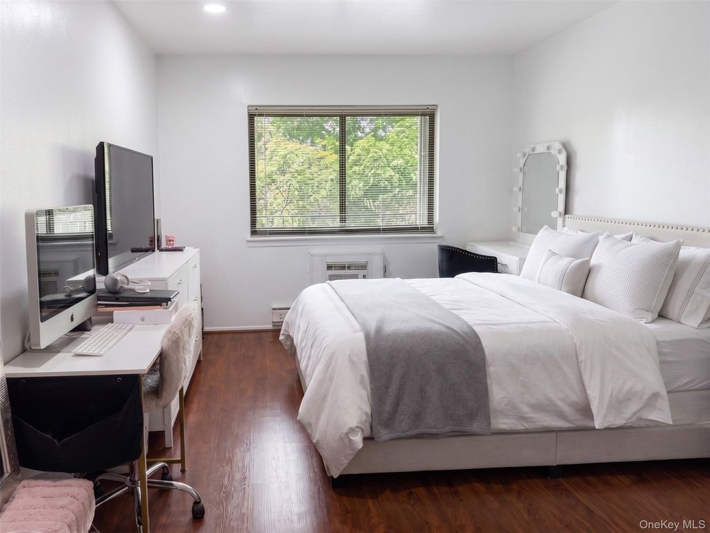 115 Dehaven Drive 205, Yonkers, NY 10703 — photo 4
