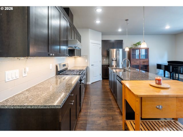 1740 N 23RD St, Washougal, WA 98671