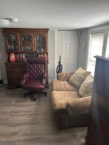 106 W Somerset St, Raritan Boro, NJ 08869