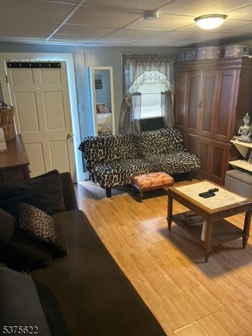 106 W Somerset St, Raritan Boro, NJ 08869