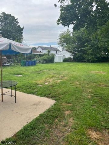 106 W Somerset St, Raritan Boro, NJ 08869