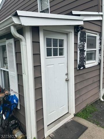 106 W Somerset St, Raritan Boro, NJ 08869