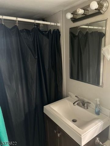 106 W Somerset St, Raritan Boro, NJ 08869