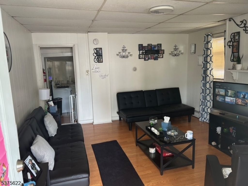 106 W Somerset St, Raritan Boro, NJ 08869 — photo 2