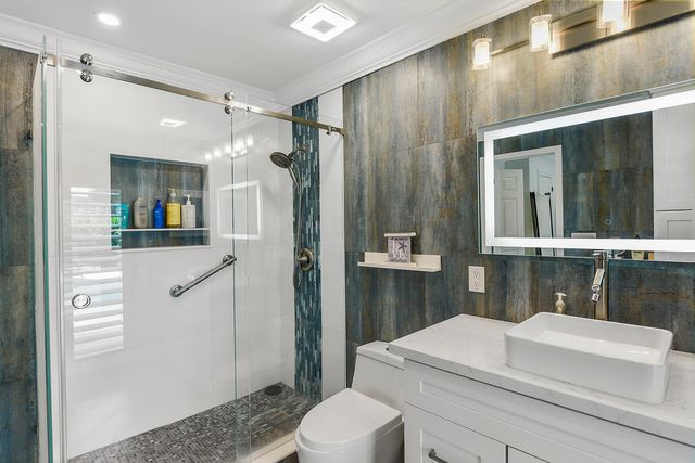 4030 NE 25th Avenue, Lighthouse Point, FL 33064