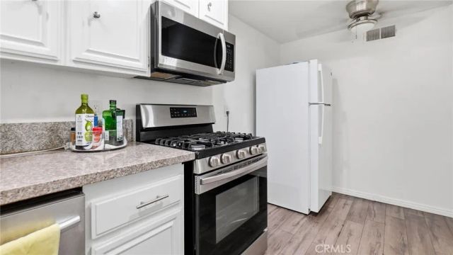 1239 W Rosecrans 4, Gardena, CA 90247