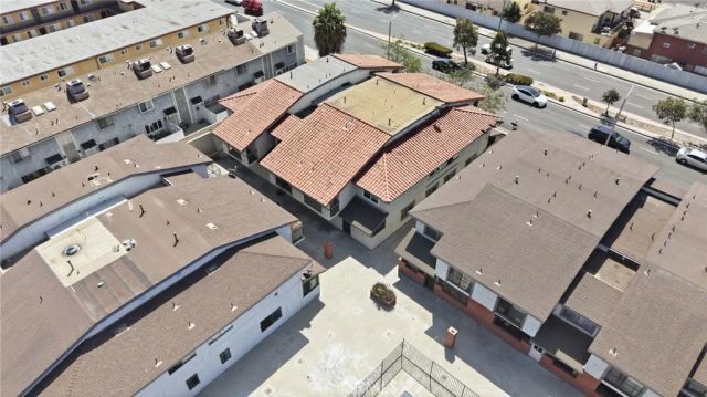 1239 W Rosecrans 4, Gardena, CA 90247