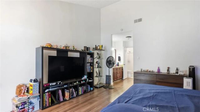 1239 W Rosecrans 4, Gardena, CA 90247